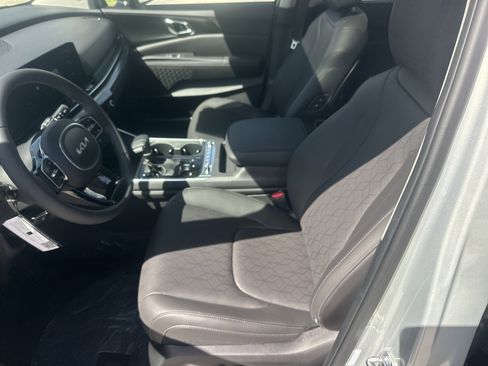 New 2026 Kia Carnival SX FWD image 18