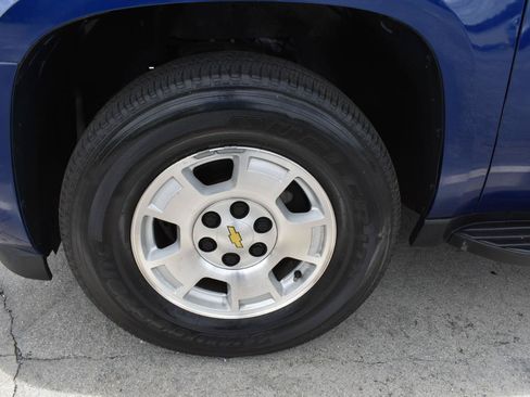 Used 2013 Chevrolet Avalanche LS RWD image 29