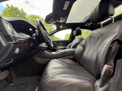Used 2017 Mercedes-Benz S 550 4MATIC Sedan image 9