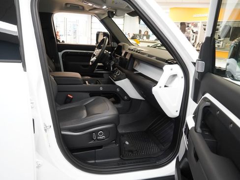 Used 2024 Land Rover Defender 130 S image 12