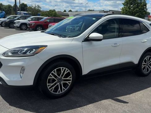 Used 2022 Ford Escape SEL w/ Technology Package AWD/4WD image 3