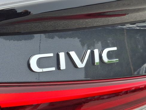 Used 2024 Honda Civic Sport image 32