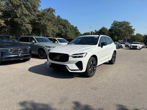 New 2026 Volvo XC60 B5 Core image 2