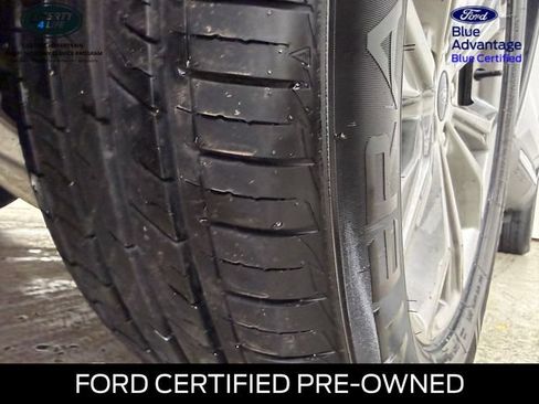 Used 2022 Ford Explorer XLT w/ Equipment Group 202A AWD/4WD image 12