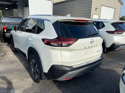 Used 2023 Nissan Rogue SV w/ SV Premium B Package AWD/4WD image 3