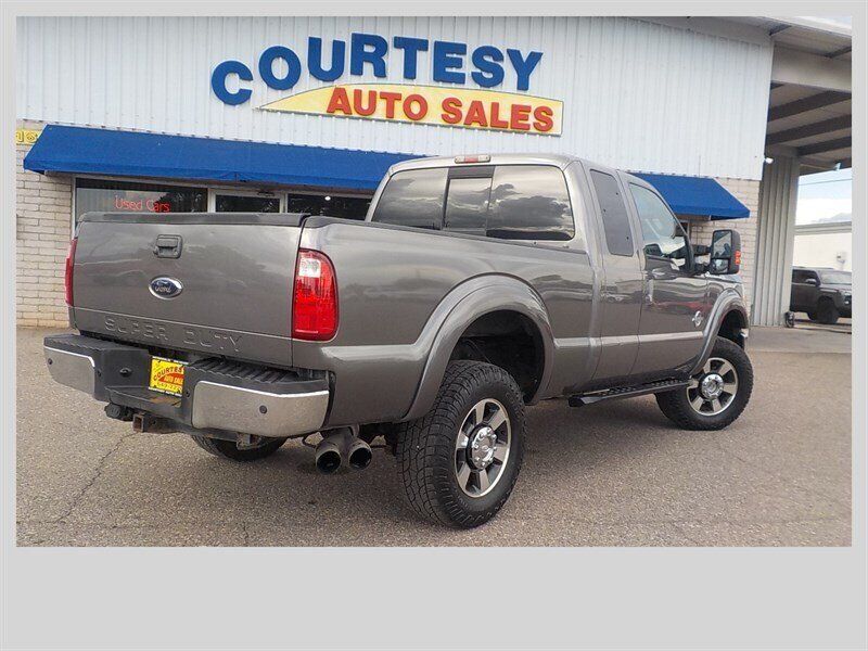 Used 2011 Ford F350 Lariat w/ Lariat Interior Pkg AWD/4WD image 9