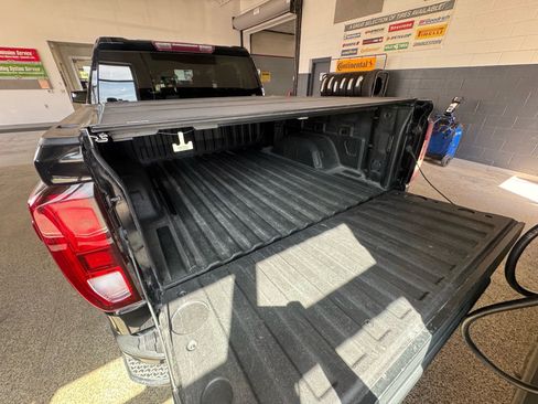 Used 2023 GMC Sierra 1500 Elevation AWD/4WD image 8