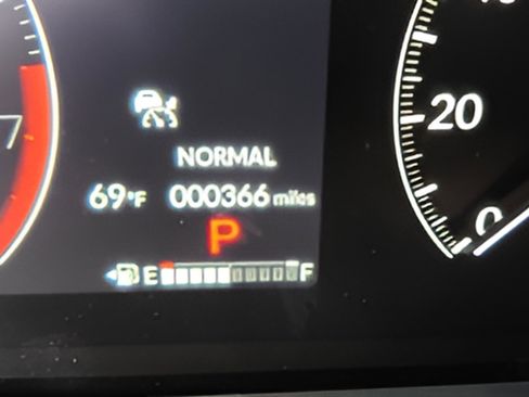 Used 2025 Honda Pilot Touring image 19