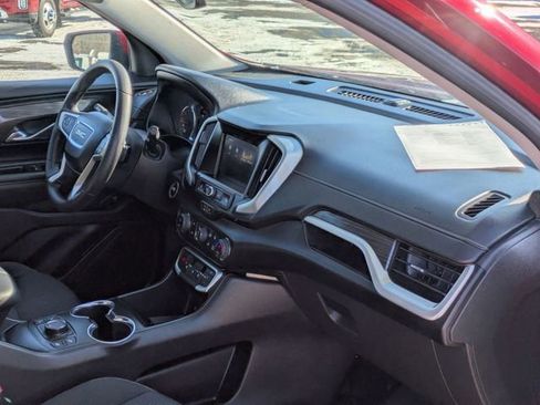 Used 2024 GMC Terrain SLE w/ Driver Convenience Package image 35