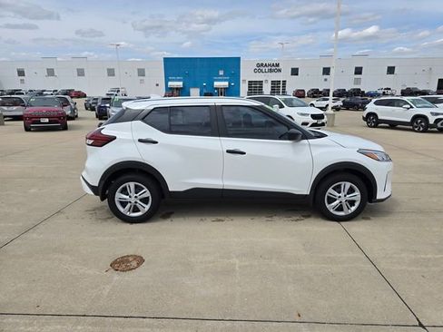 Used 2025 Nissan Kicks Play S FWD image 15