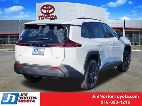 Used 2026 Toyota RAV4 XLE Premium FWD image 5