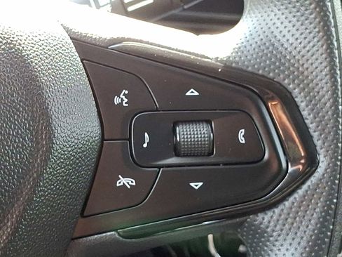 Used 2024 Chevrolet Trax LT FWD image 21