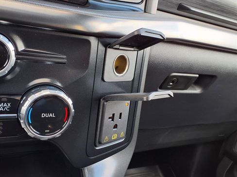 Used 2024 Ford F150 Lariat w/ Equipment Group 502A High image 39