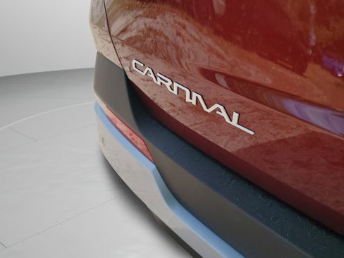 New 2026 Kia Carnival EX FWD image 32