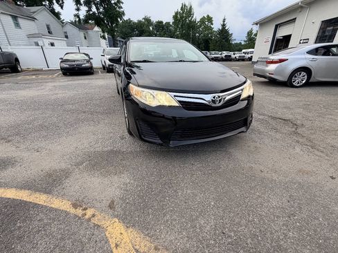 Used 2012 Toyota Camry LE FWD image 15