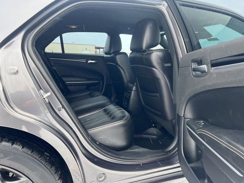 Used 2019 Chrysler 300 S image 5