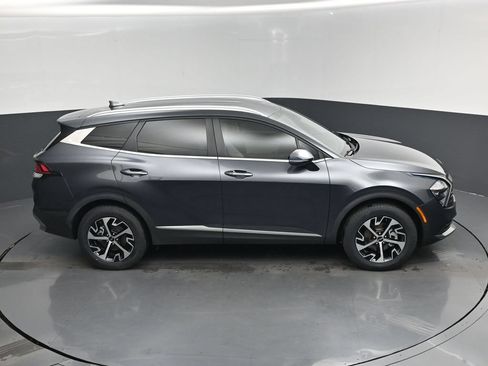 Used 2023 Kia Sportage EX AWD/4WD image 13