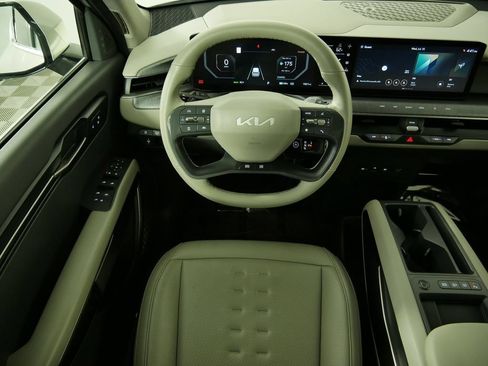 Used 2024 Kia EV9 Wind AWD/4WD image 21