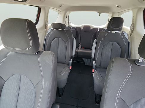 Used 2023 Chrysler Voyager LX FWD image 21