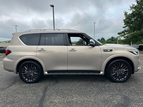 Used 2022 INFINITI QX80 Sensory w/ All-Season Package AWD/4WD image 16