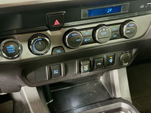 Used 2023 Toyota Tacoma TRD Off-Road w/ Black Out Package (TMS) AWD/4WD image 17