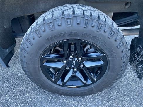 Used 2021 Chevrolet Silverado 1500 LT Trail Boss w/ Bed Protection Package image 13