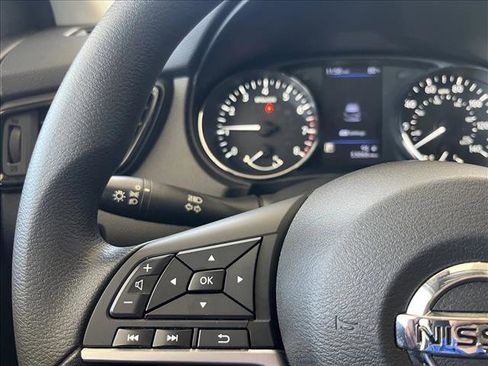 Used 2019 Nissan Rogue Sport S image 19