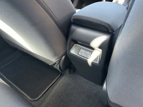 Used 2023 Toyota Corolla LE image 19