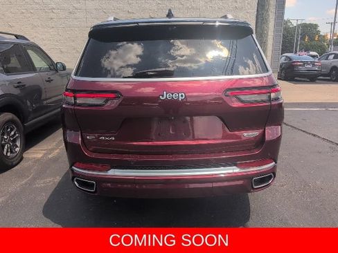 Used 2022 Jeep Grand Cherokee L Summit w/ Advanced Protech Group IV AWD/4WD image 7