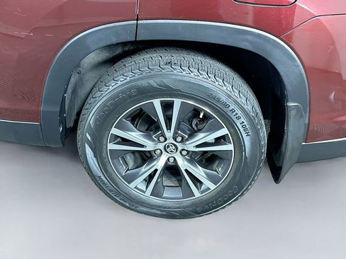 Certified 2019 Toyota Highlander LE w/ Protection Package #3 AWD/4WD image 35