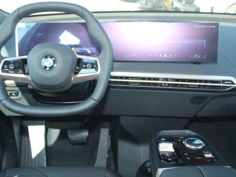 New 2026 BMW iX xDrive60 image 17