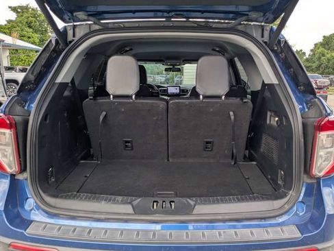 Used 2021 Ford Explorer XLT w/ Equipment Group 202A RWD image 13