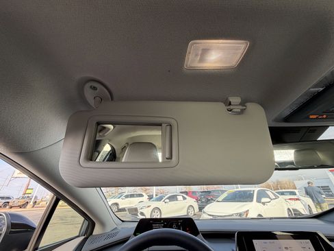 Used 2024 Toyota Prius XLE image 28