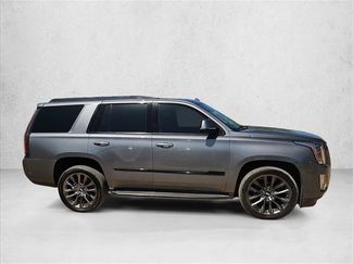 Used 2019 Cadillac Escalade Luxury w/ Escalade Sport Edition AWD/4WD video 4