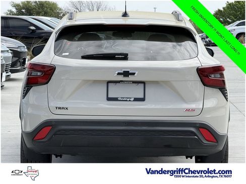 New 2026 Chevrolet Trax RS w/ Sunroof Package FWD image 5