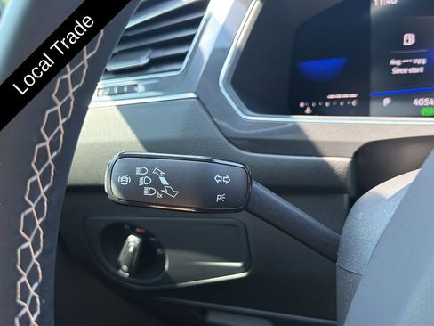 Used 2022 Volkswagen Tiguan SE FWD image 38