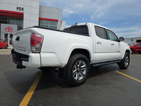 Used 2017 Toyota Tacoma Limited w/ Tow Package AWD/4WD image 7