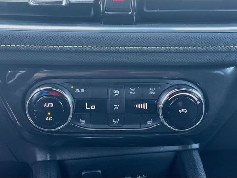 Used 2025 Chevrolet TrailBlazer ACTIV w/ Convenience Package FWD image 15