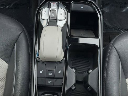 Used 2020 Hyundai Ioniq Limited image 11