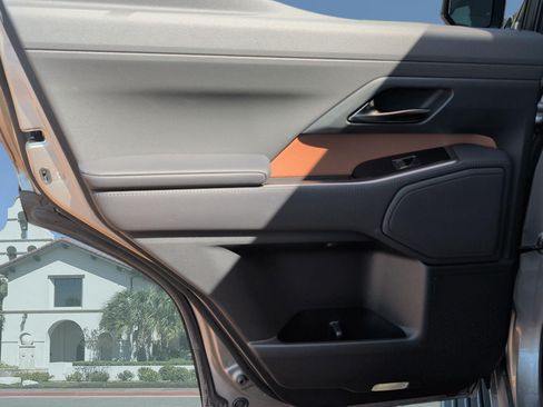 Certified 2025 Lexus GX 550 AWD/4WD image 24