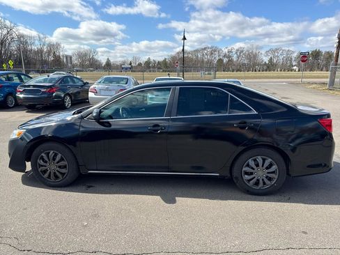 Used 2013 Toyota Camry LE image 8