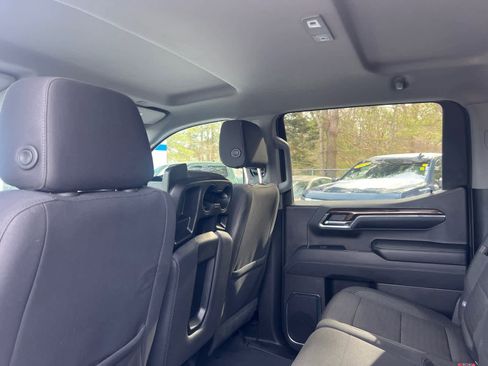 Used 2024 GMC Sierra 1500 Elevation image 29