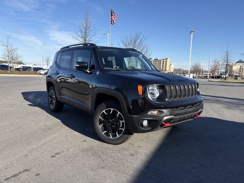 Used 2023 Jeep Renegade Trailhawk w/ Trailhawk Elite Group image 2