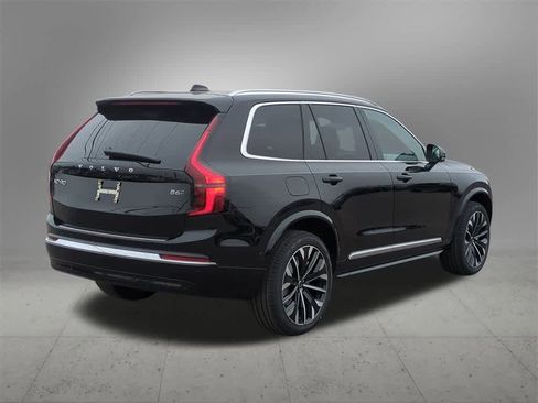 New 2026 Volvo XC90 B6 Plus w/ Protection Package Premier image 6