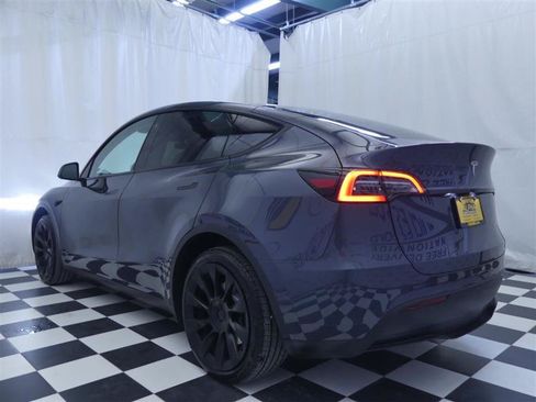 Used 2023 Tesla Model Y Long Range AWD/4WD image 4