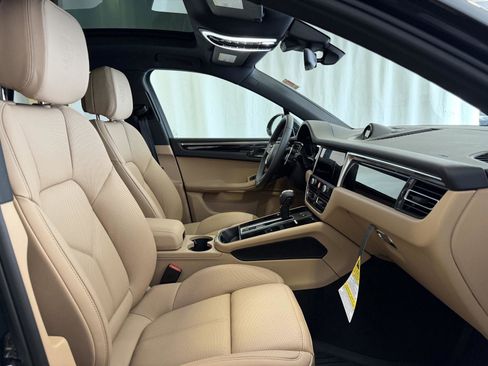 New 2026 Porsche Macan image 16