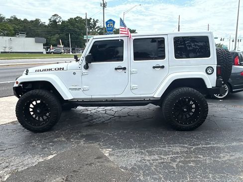 Used 2014 Jeep Wrangler Unlimited Sahara w/ Connectivity Group AWD/4WD image 2