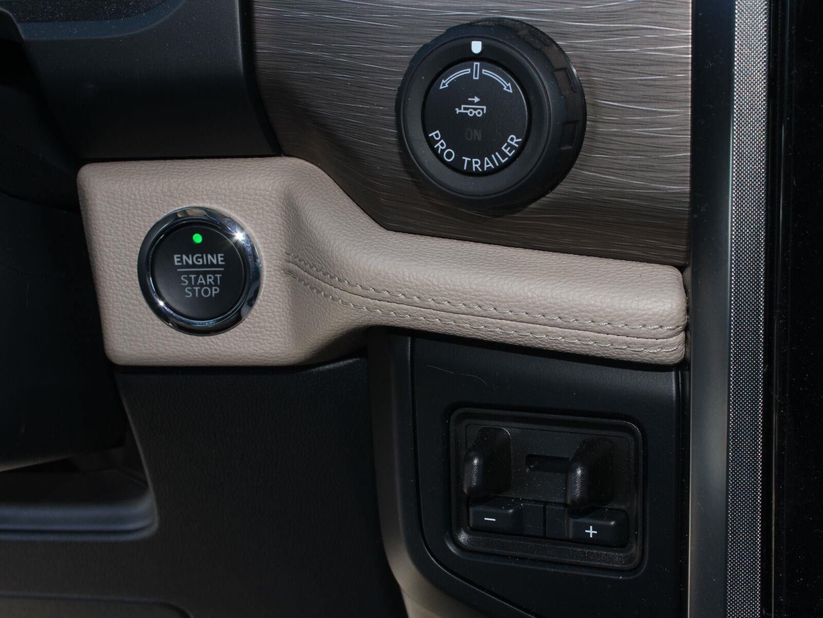 Used 2024 Ford Expedition Limited AWD/4WD image 13
