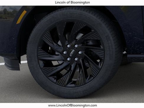 New 2026 Lincoln Navigator Reserve w/ Jet Appearance Package AWD/4WD image 22