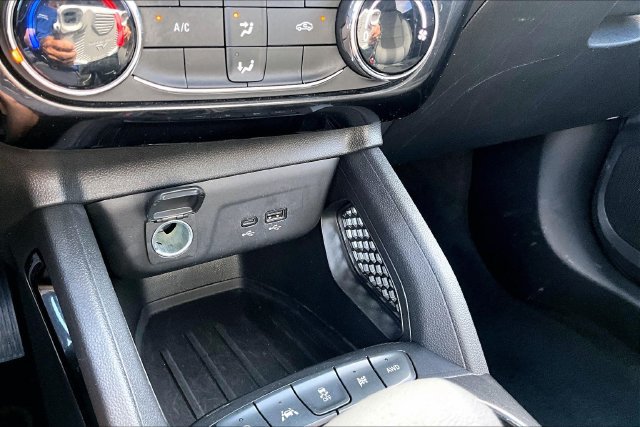 Used 2025 Chevrolet TrailBlazer LT AWD/4WD image 14